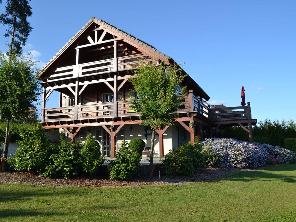 Affluent Chalet In Septon With Bubble Bath Vila Durbuy Exterior foto